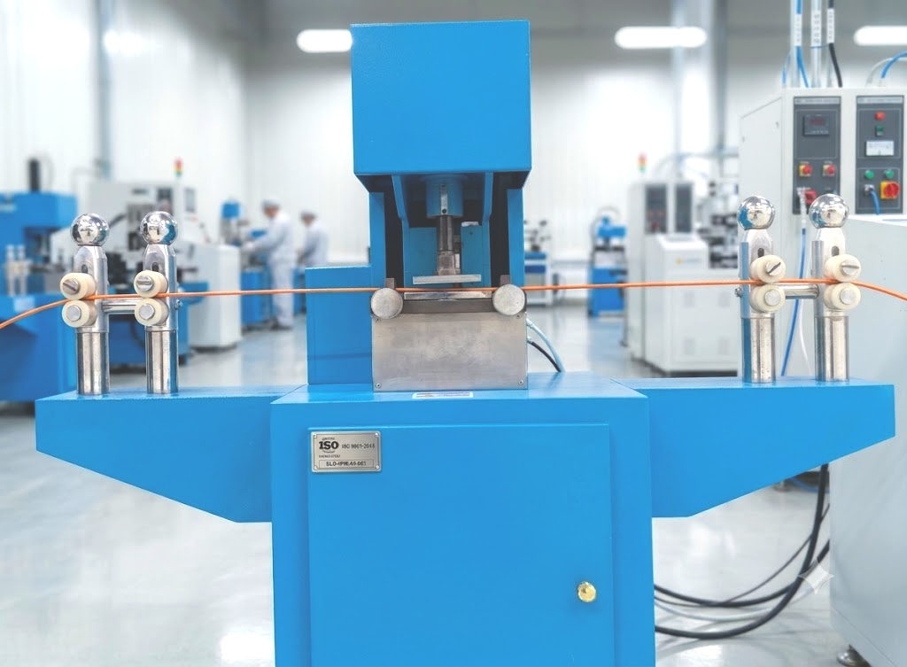 Cable crushing test equipment in the Zettanet quality lab